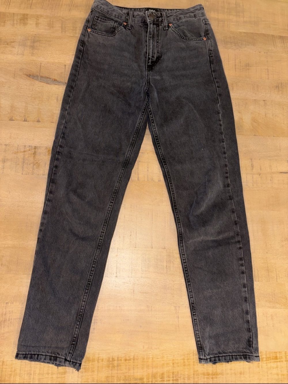 BDG Urban Outfitters Washed Black Mom Jeans Denim 100% Cotton W 28 L 32 - Picture 2 of 7